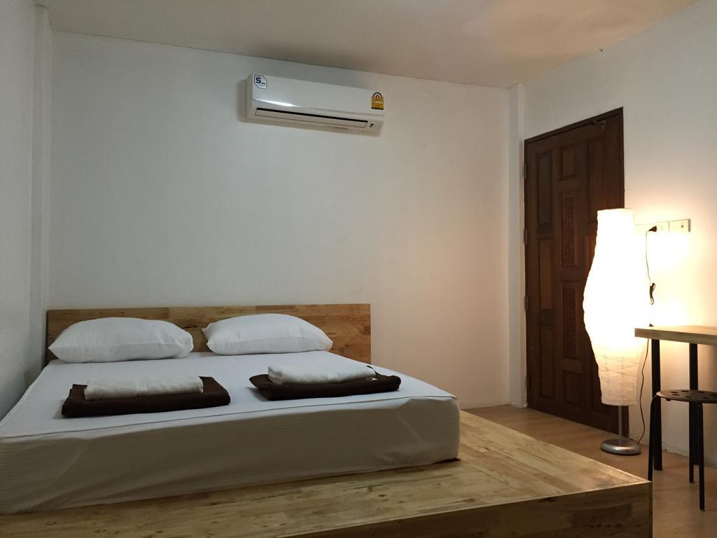 Once In Bangkok With Me Guesthouse Buitenkant foto