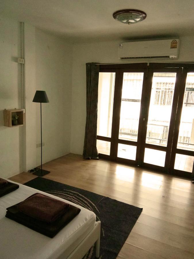 Once In Bangkok With Me Guesthouse Buitenkant foto